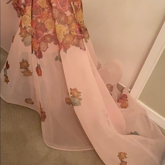 Sherri Hill’s spring collection - Picture 3 of 3